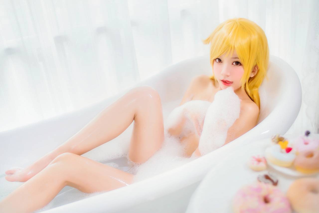 「cosplay」桜桃喵之浴缸里的泡沫浴(50P/380MB)